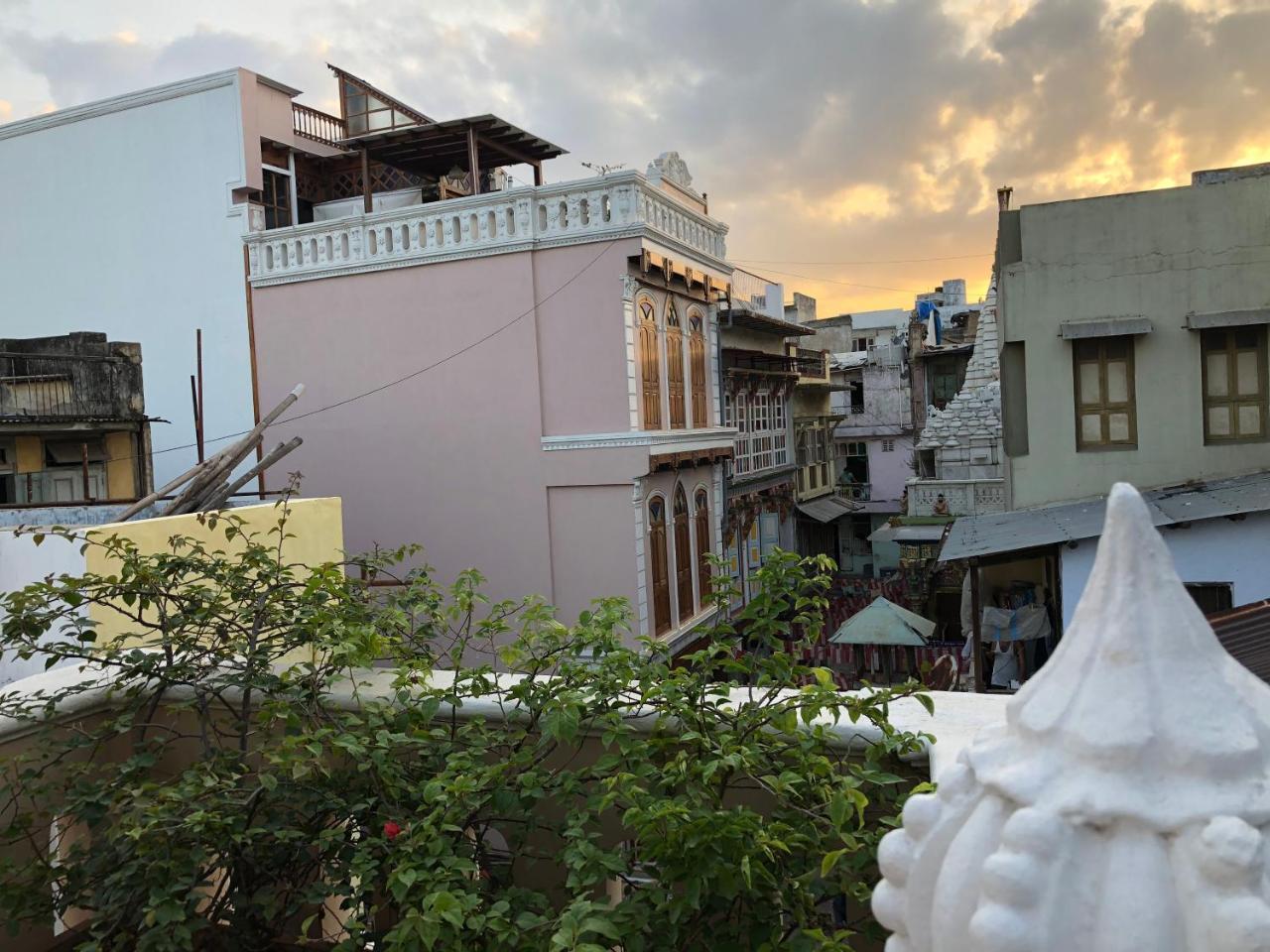 French Haveli Hotel Ahmedabad Exterior photo